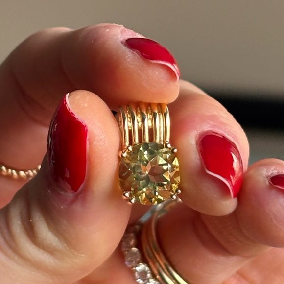 14k Peridot Pendant - Picture 4 of 6